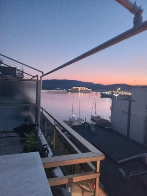 Cozy Seaside Penthouse With Sea & Mountain View. Apartment โวโลส ภายนอก รูปภาพ